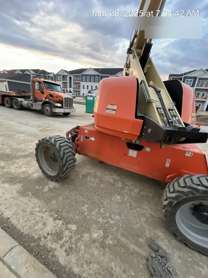 2019 JLG 660SJ