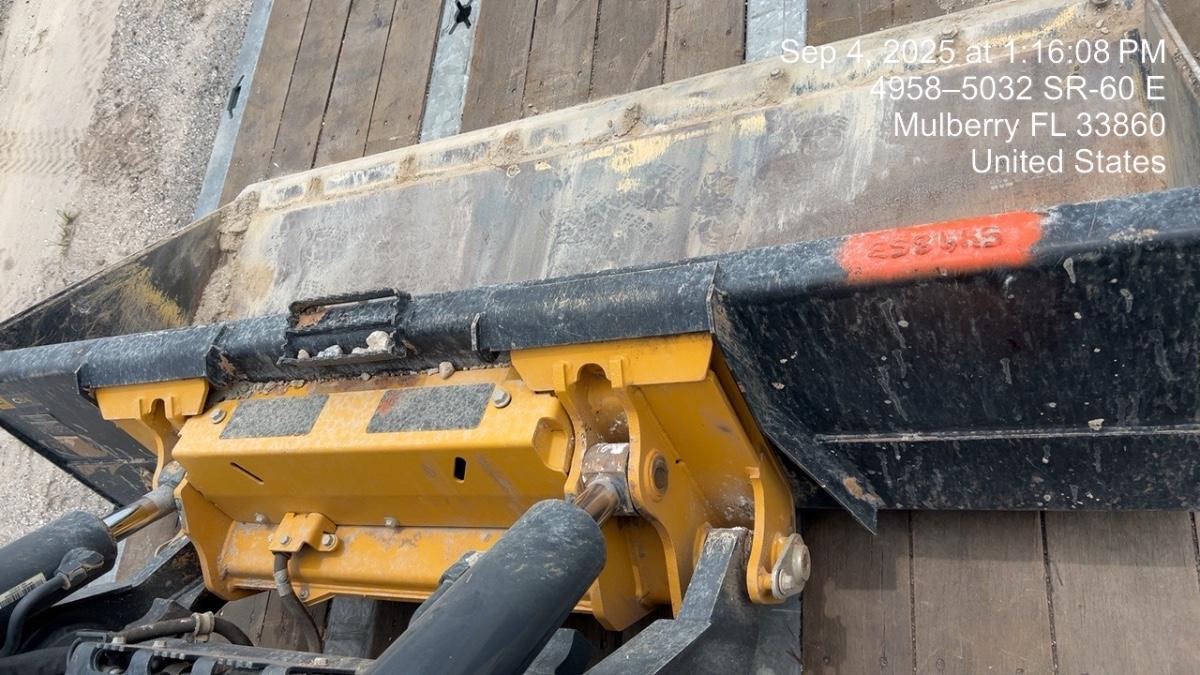 2025 JOHN DEERE 84" Bucket - John Deere