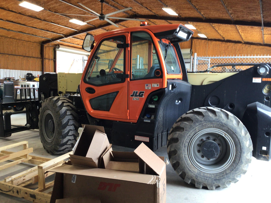 2021 JLG 1732