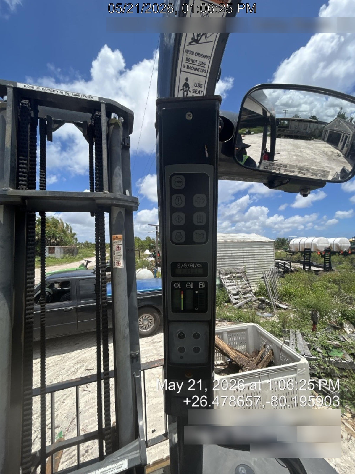 2022 CASE 586H