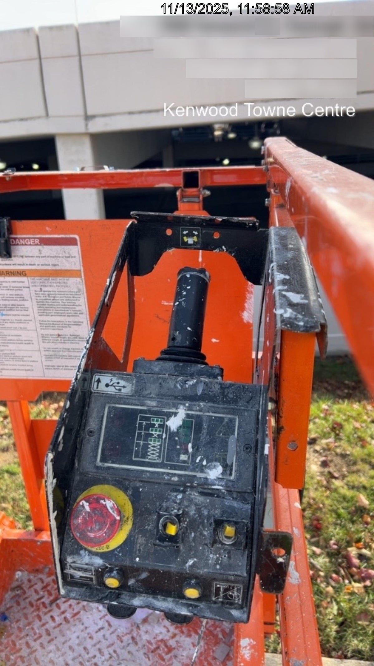 2022 JLG ES1932
