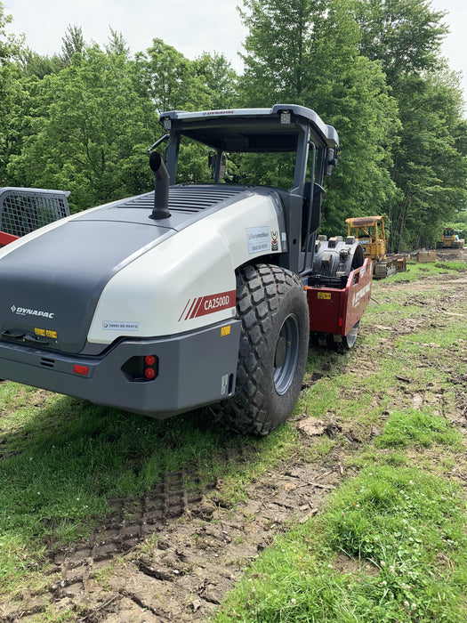 2021 DYNAPAC CA2500D