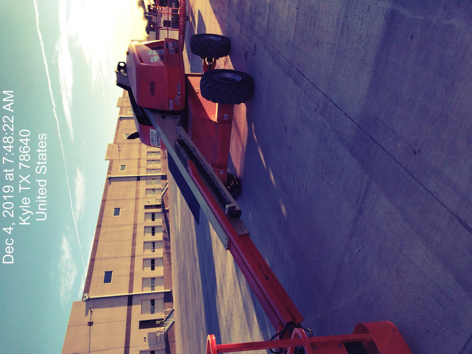 2019 JLG 400S