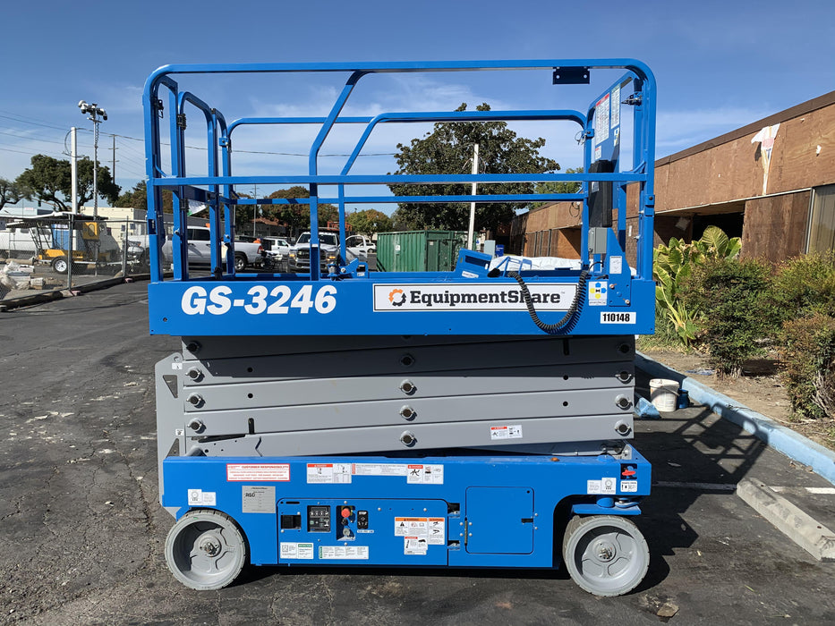 2020 Genie GS-3246 Standard, Folding full height swing gate, 800W Inverter