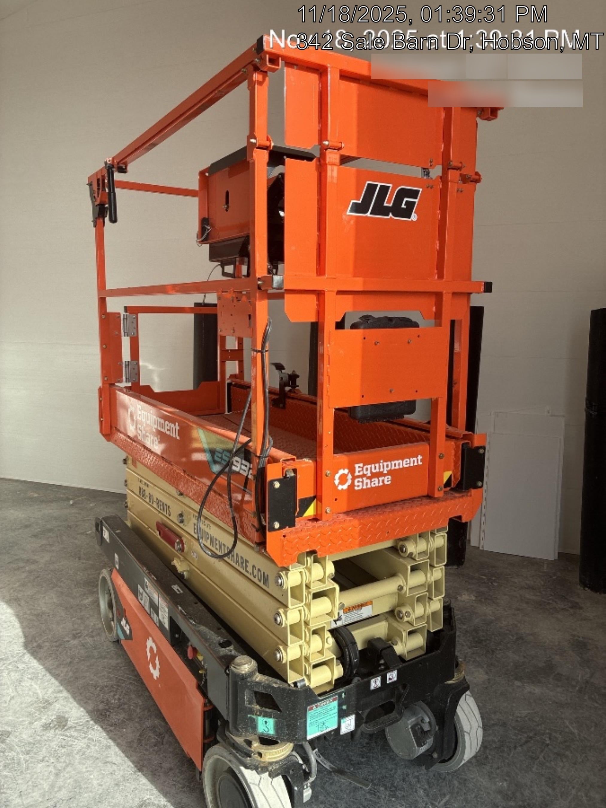 2025 JLG ES1932
