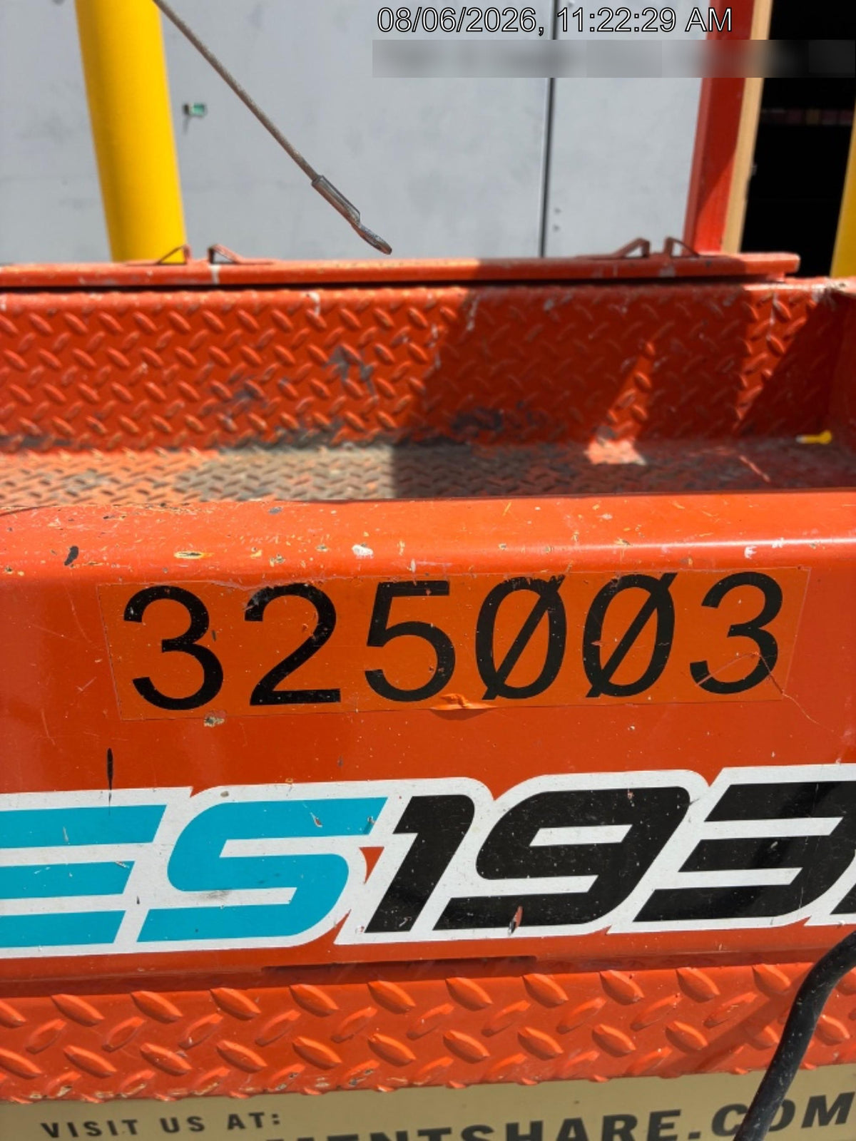 2023 JLG ES1932
