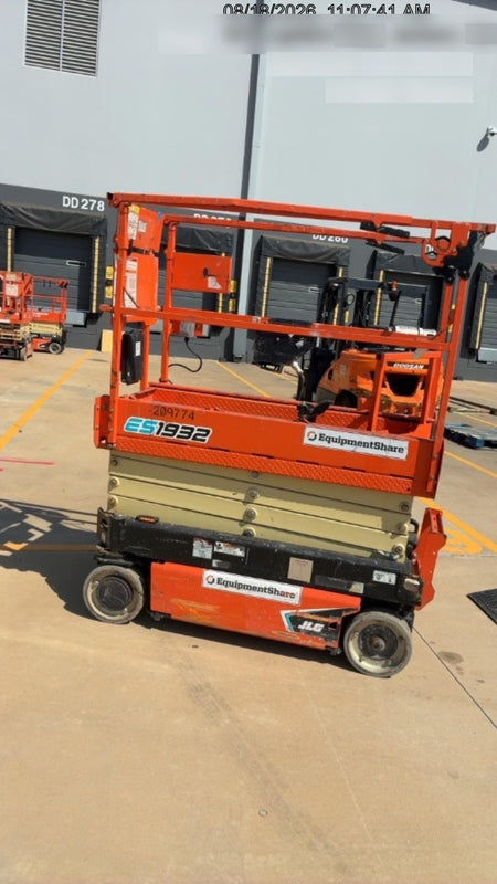 2022 JLG ES1932