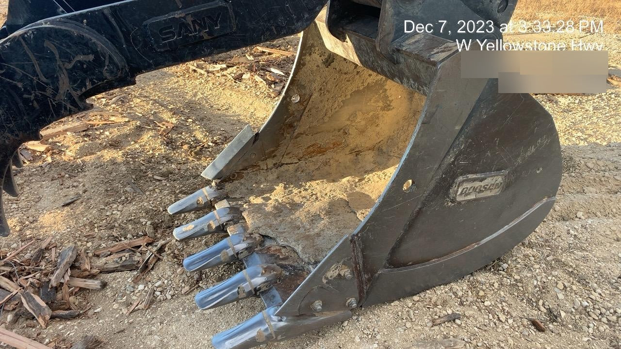 2019 DOOSAN 42" Excavator Bucket