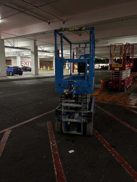 2020 Genie GS-1930 Solid Non Marking Tires, Beacon, Folding rails with half height swing gate, 800W Inverter