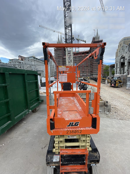 2022 JLG ES1932
