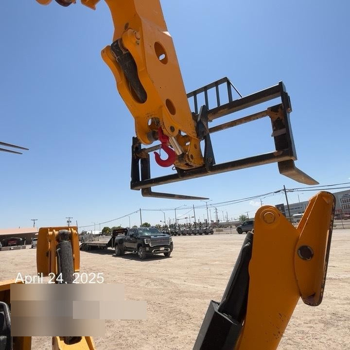 2019 JCB 512-56