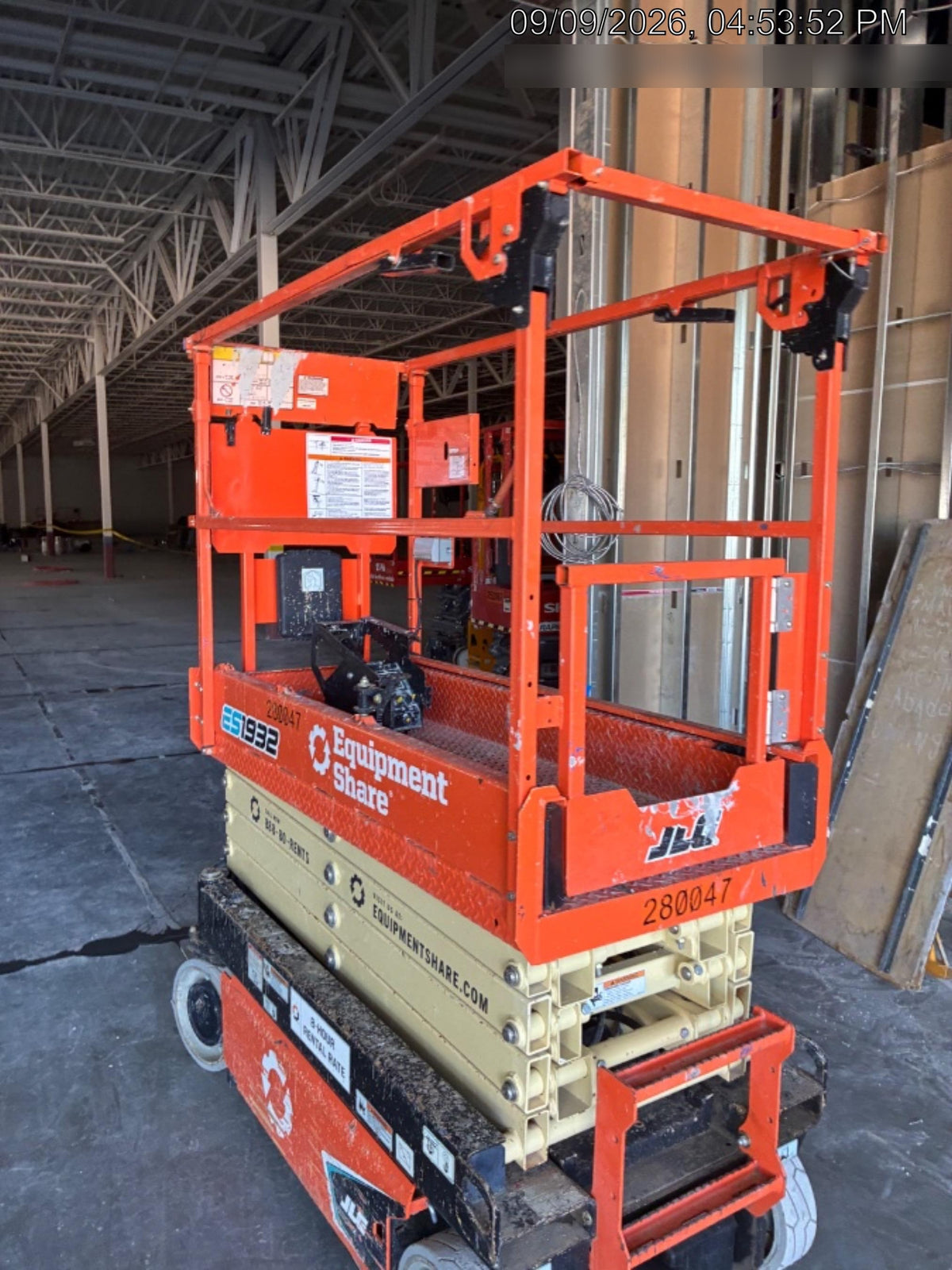 2022 JLG ES1932