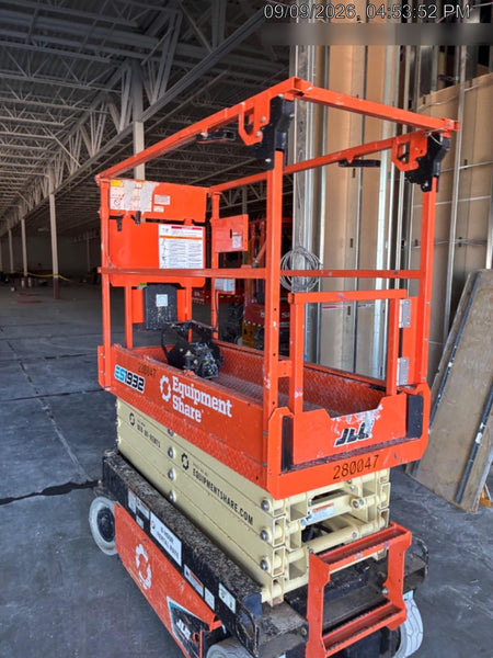 2022 JLG ES1932