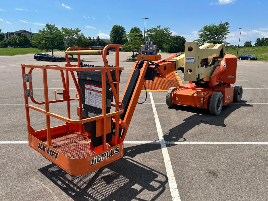 2019 JLG E400AJPN