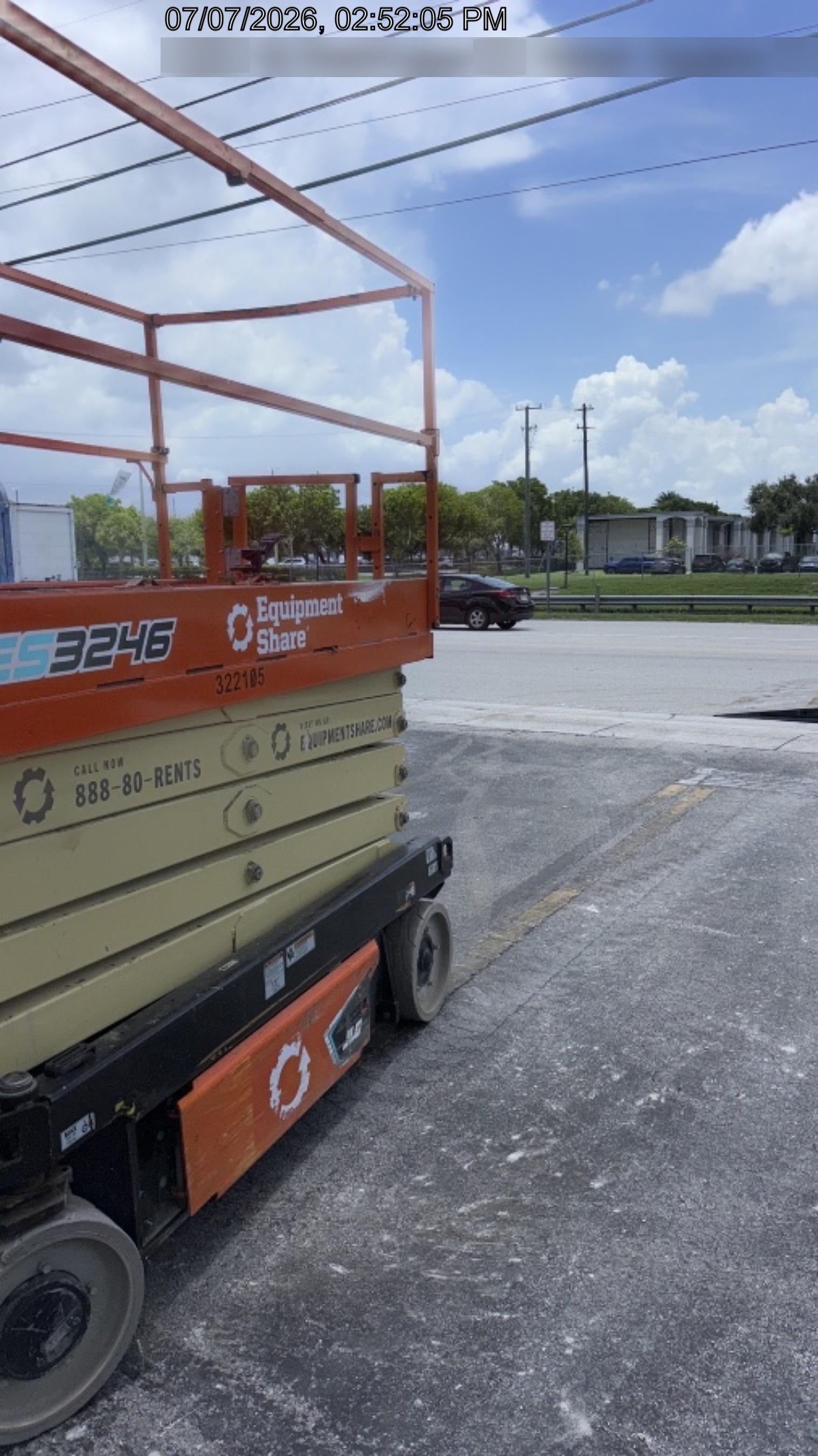 2023 JLG ES3246