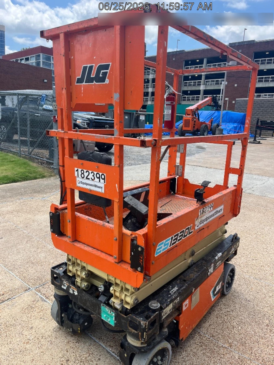 2021 JLG ES1330L