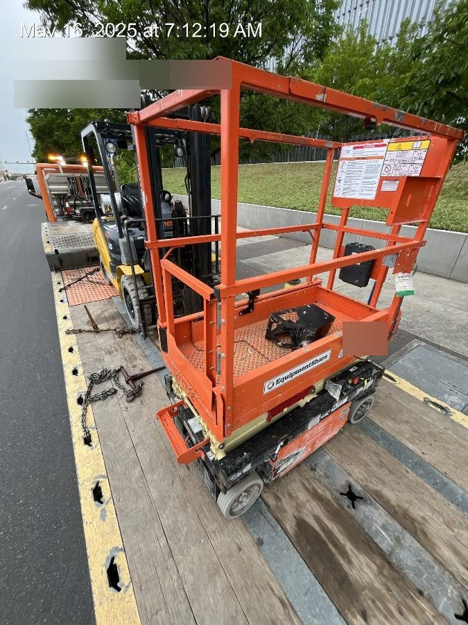 2022 JLG ES1330L