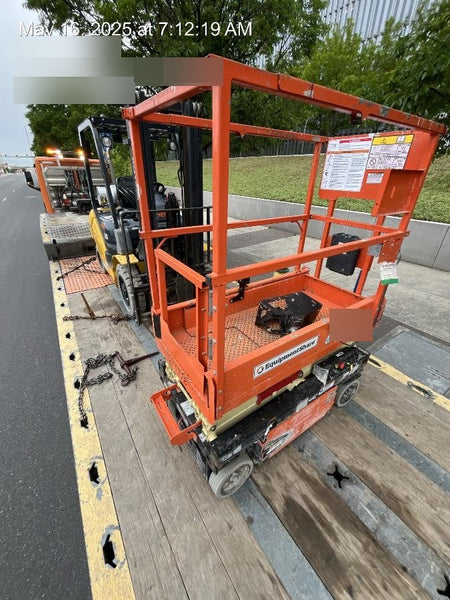 2022 JLG ES1330L