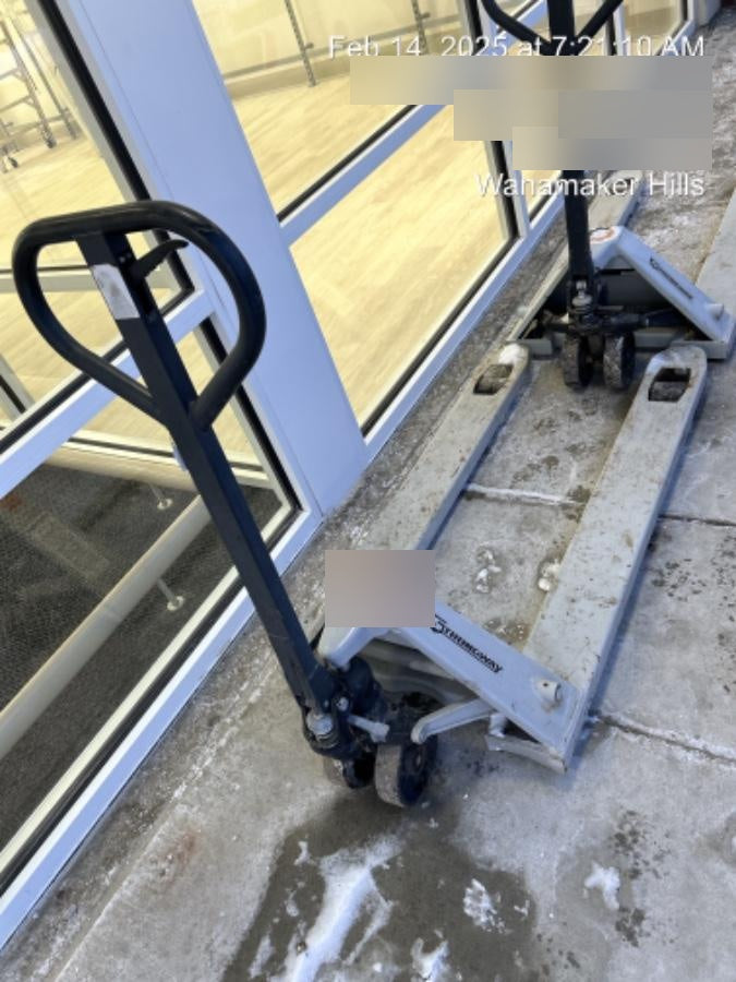 2022 STRONGWAY 4400 lb Pallet Jack