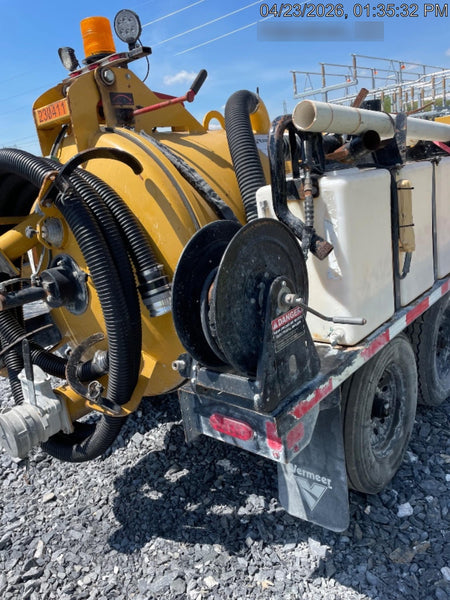 2022 Vac-Tron LP573XDT T4 Koehler Diesel Engine, 500 Gallon Debris Tank, x2 100 Gallon Water Tanks