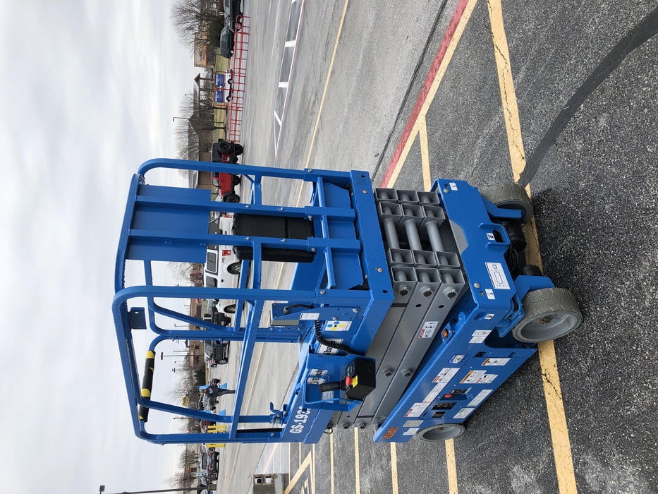 2019 Genie GS-1930 Fixed Rails with Chain Entry