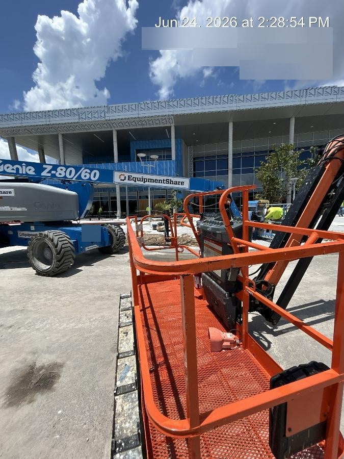 2020 JLG 860SJ