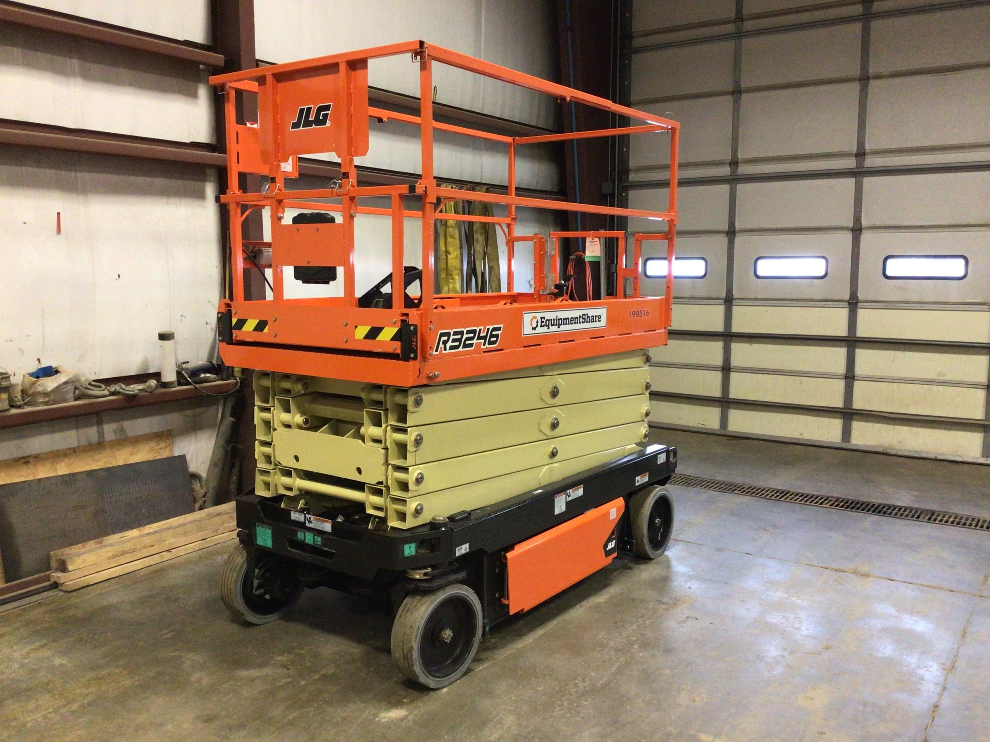 2021 JLG R3246