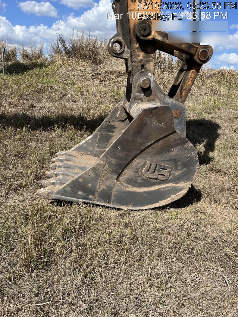 2017 CASE 36" Bucket - Case