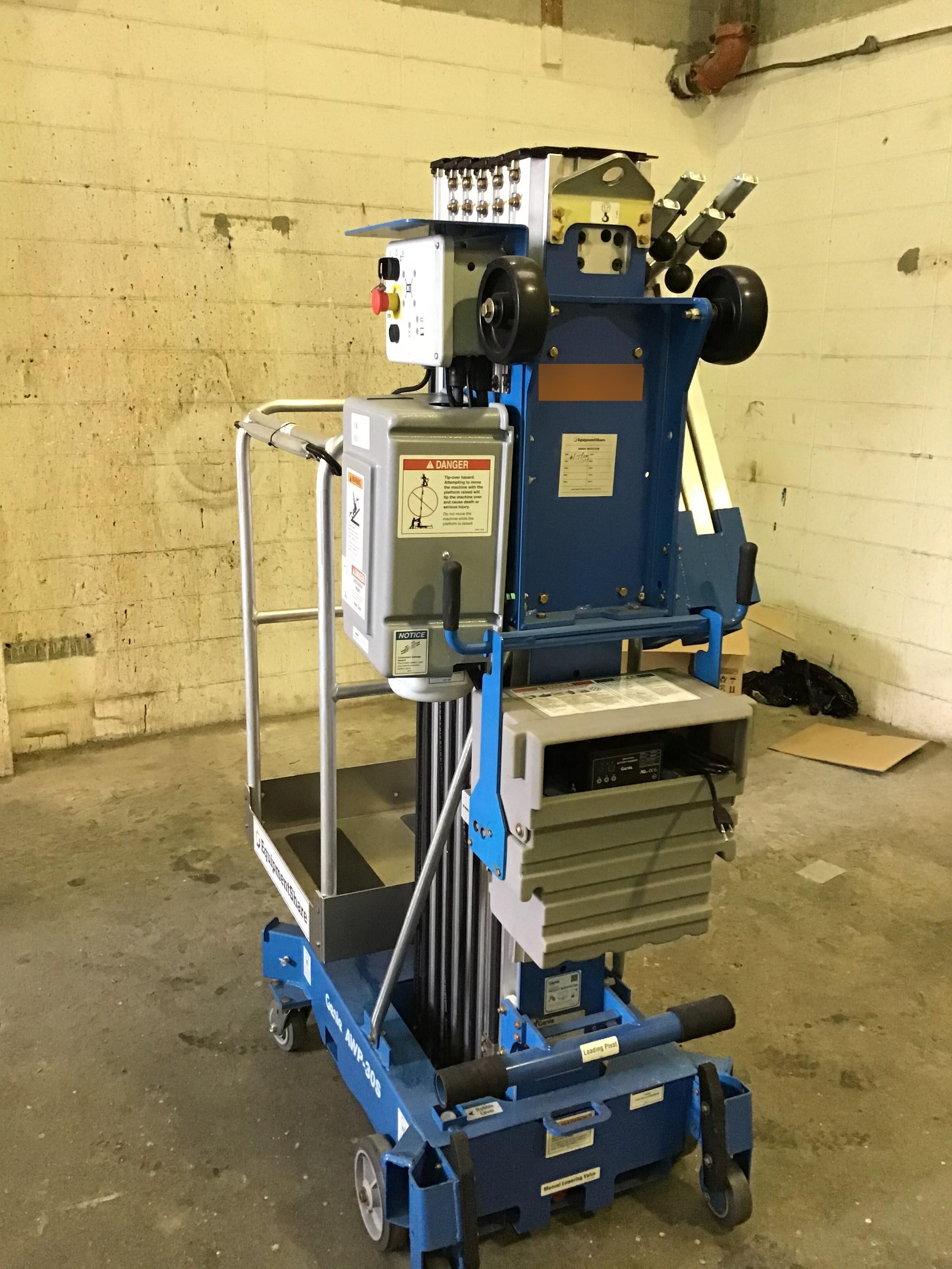 2019 GENIE AWP-30S