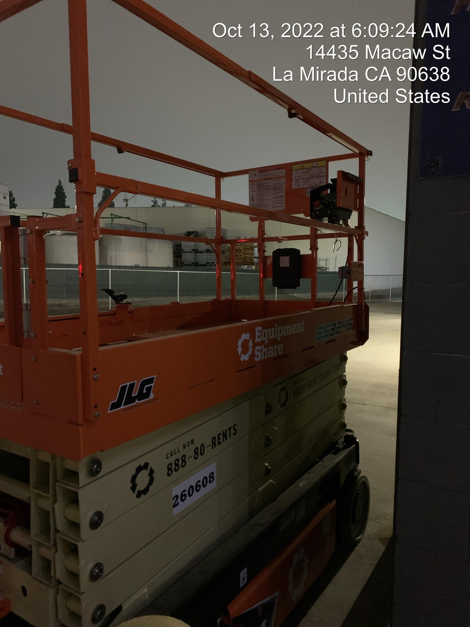 2022 JLG ES3246