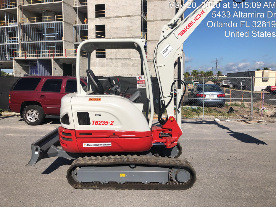 2020 TAKEUCHI TB235-2R