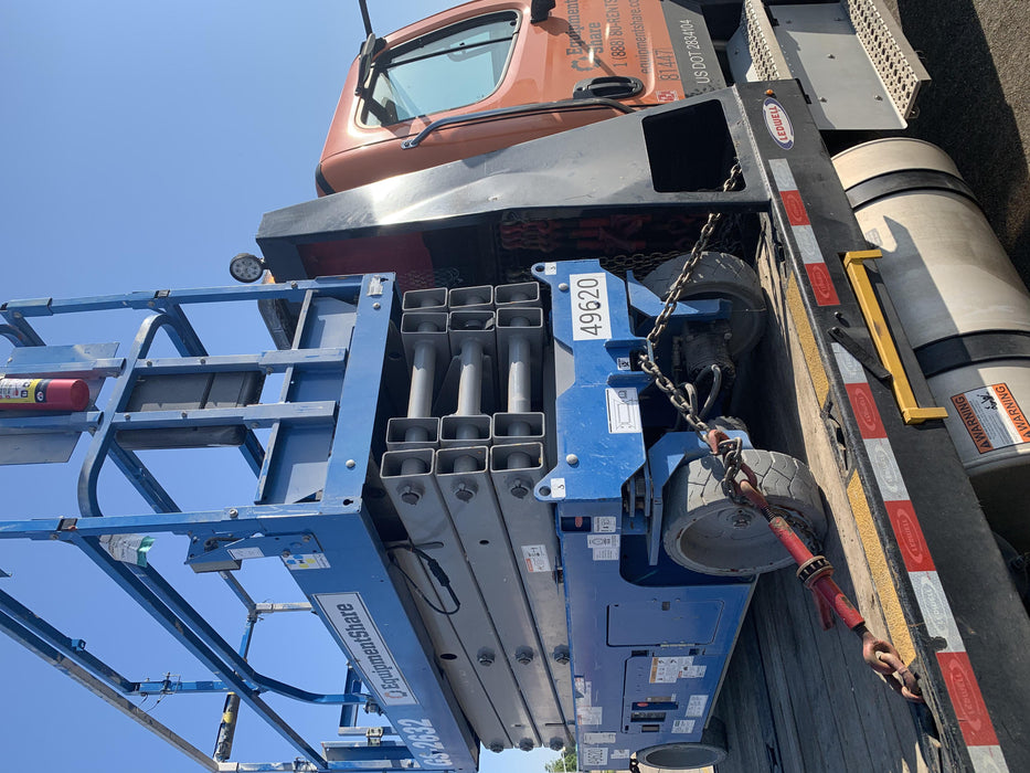 2019 Genie GS-2632 Folding rails with half height swing gate