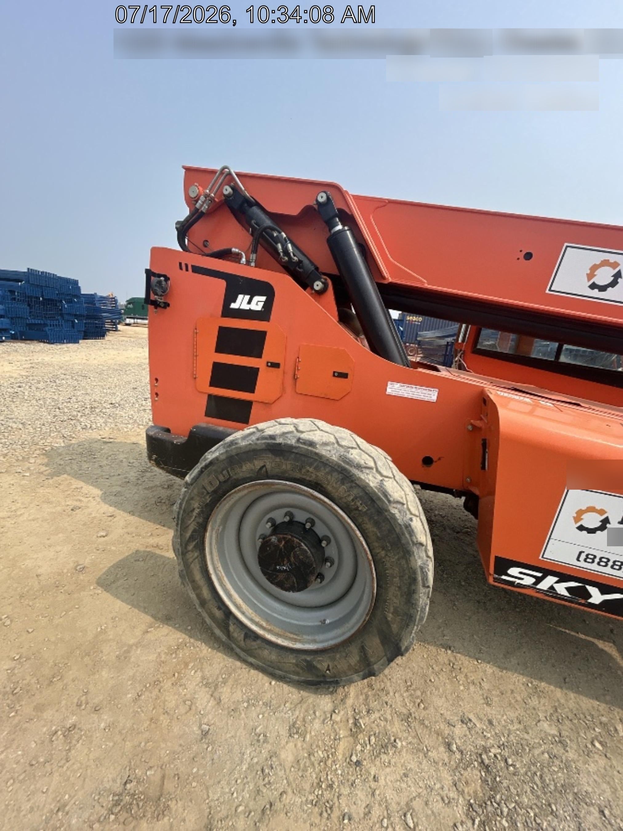 2020 SKYTRAK 8042