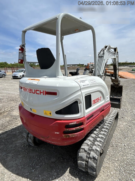 2022 TAKEUCHI TB235-2R