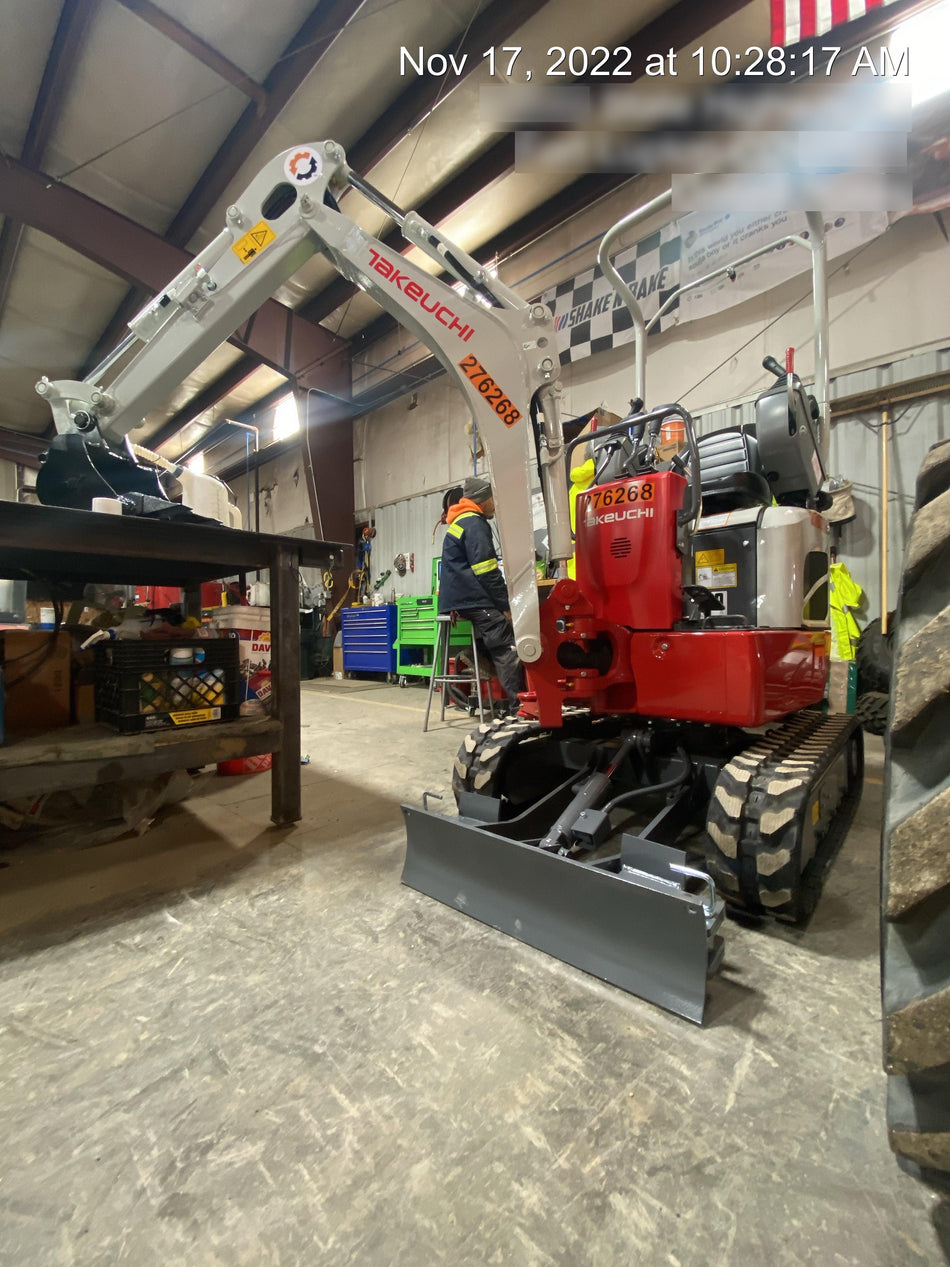 2022 TAKEUCHI TB210R