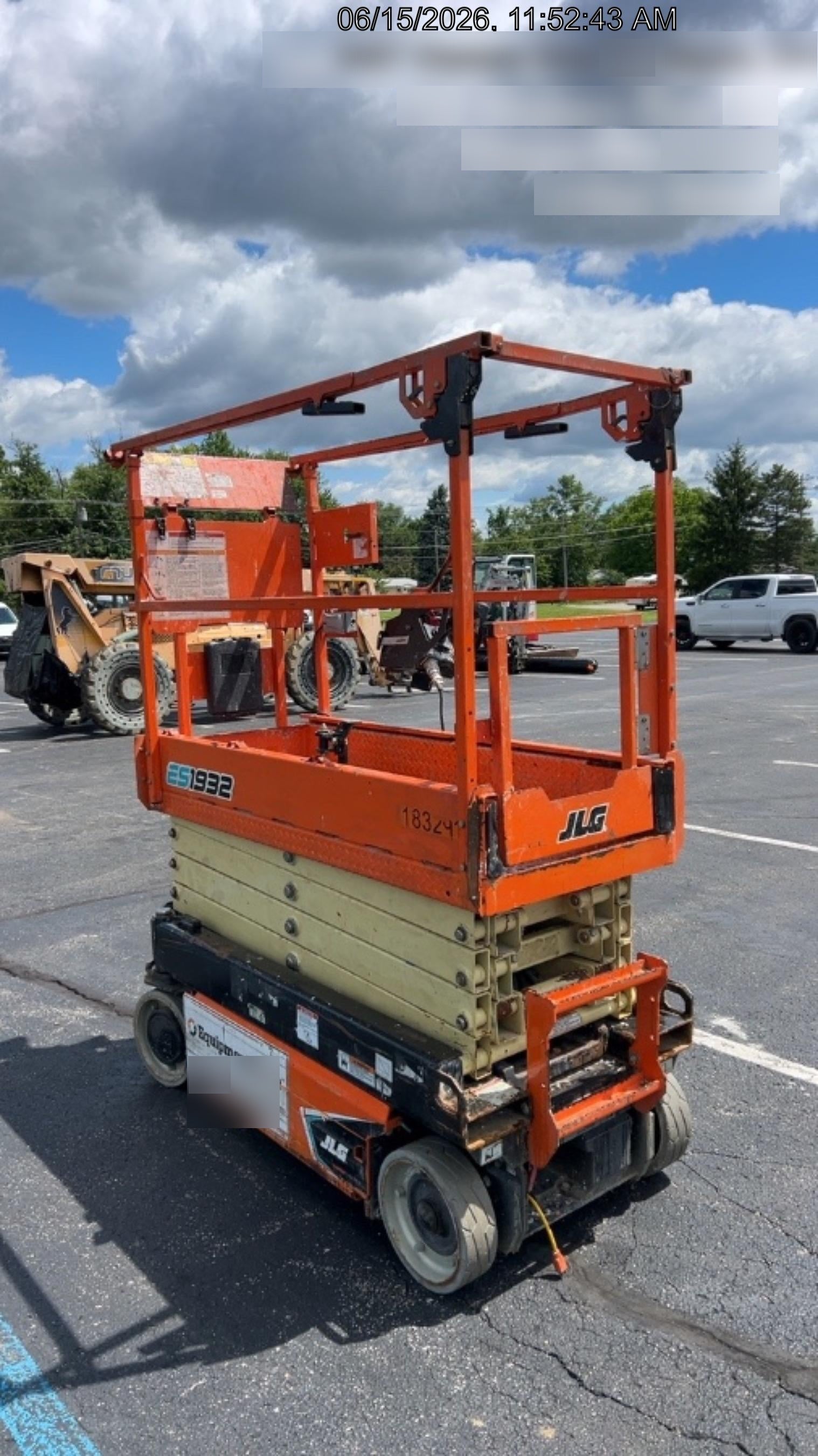 2021 JLG ES1932
