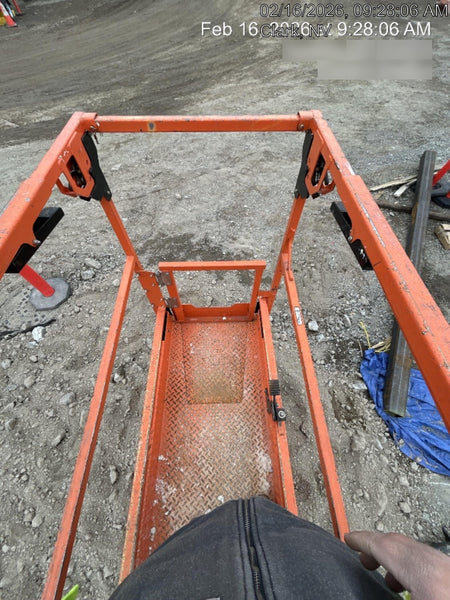 2022 JLG ES1932