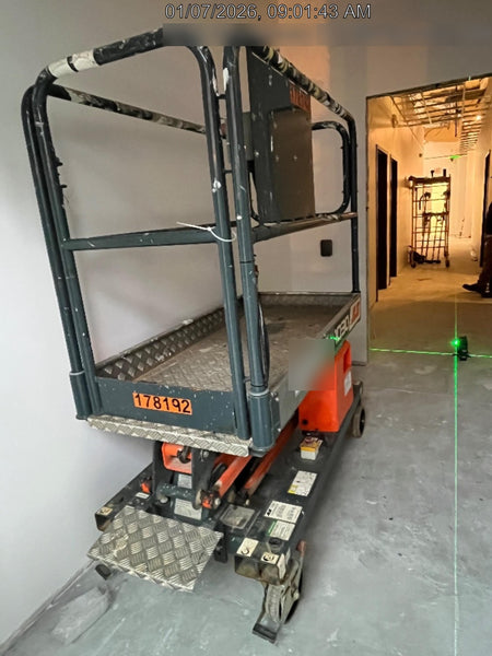 2021 JLG 1030P