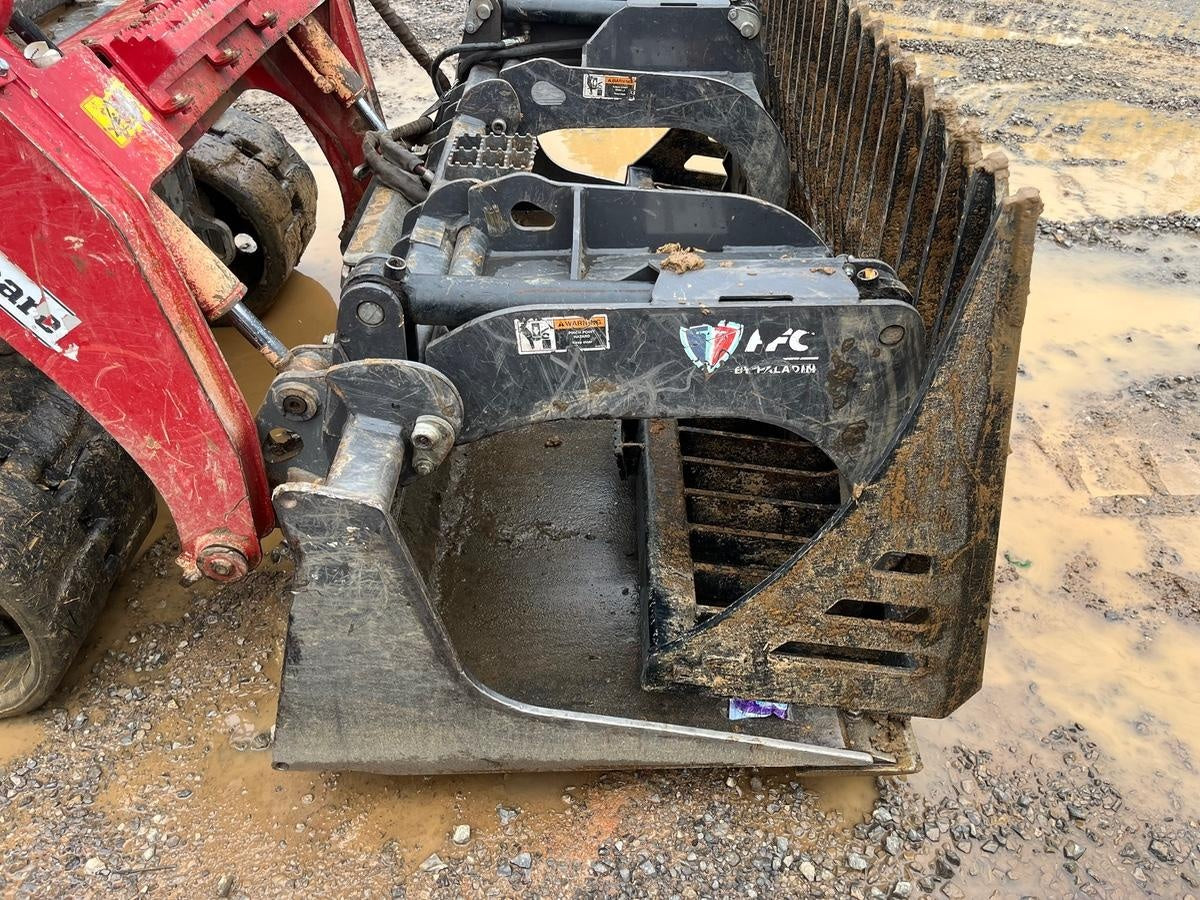 2018 PALADIN 76" Scrap Grapple Bucket - Paladin
