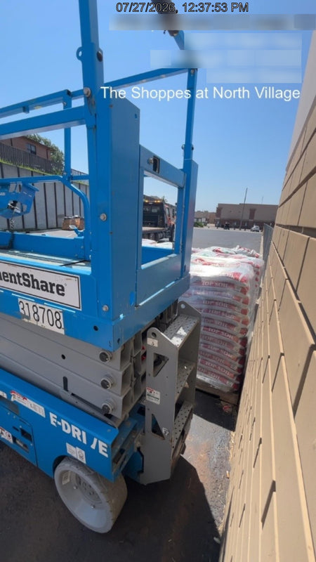 2023 GENIE GS-2632
