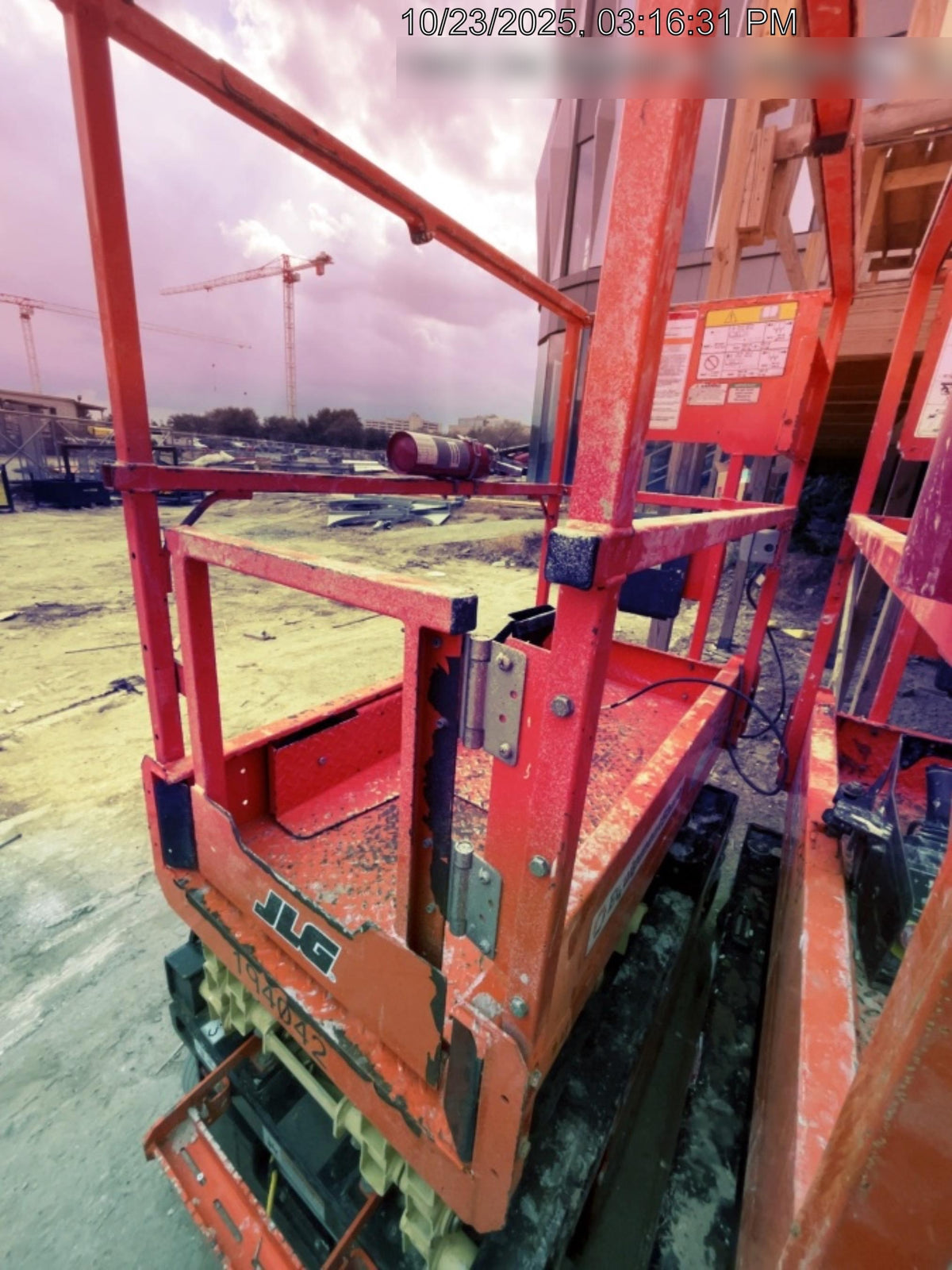2021 JLG ES1330L