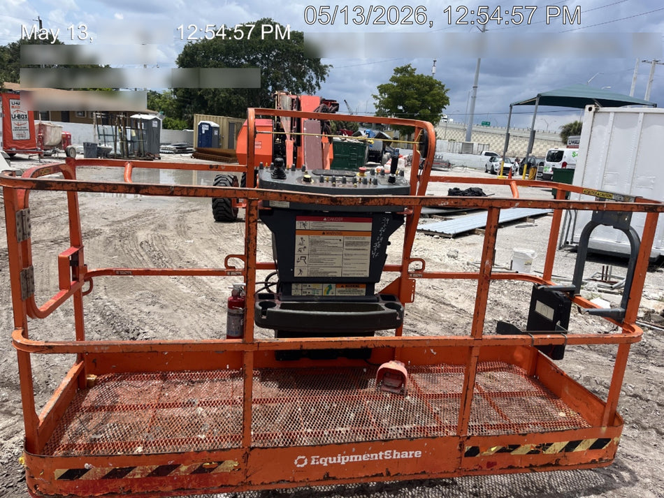 2023 JLG 860SJ