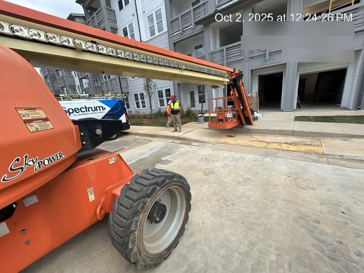2020 JLG 660SJ