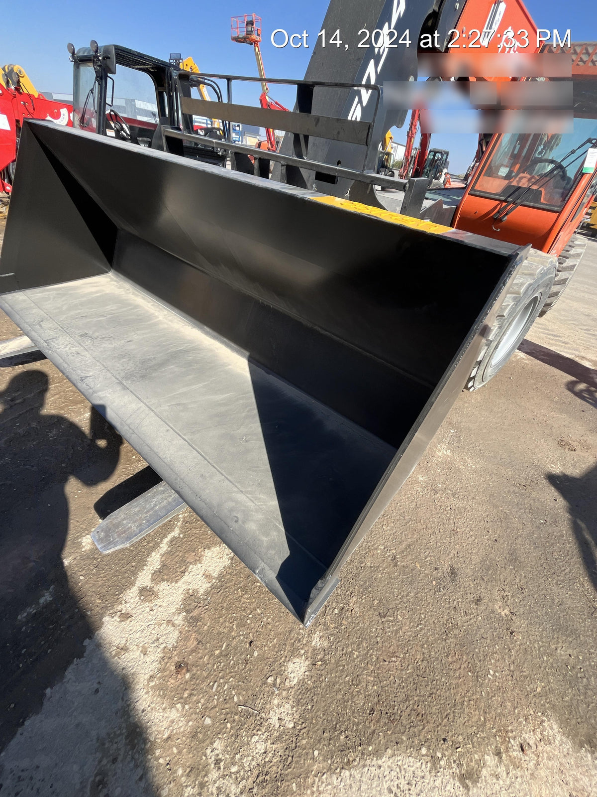 2024 JLG 1001100823