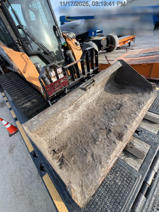 2025 JOHN DEERE 72" Skid Loader Bucket - John Deere C72