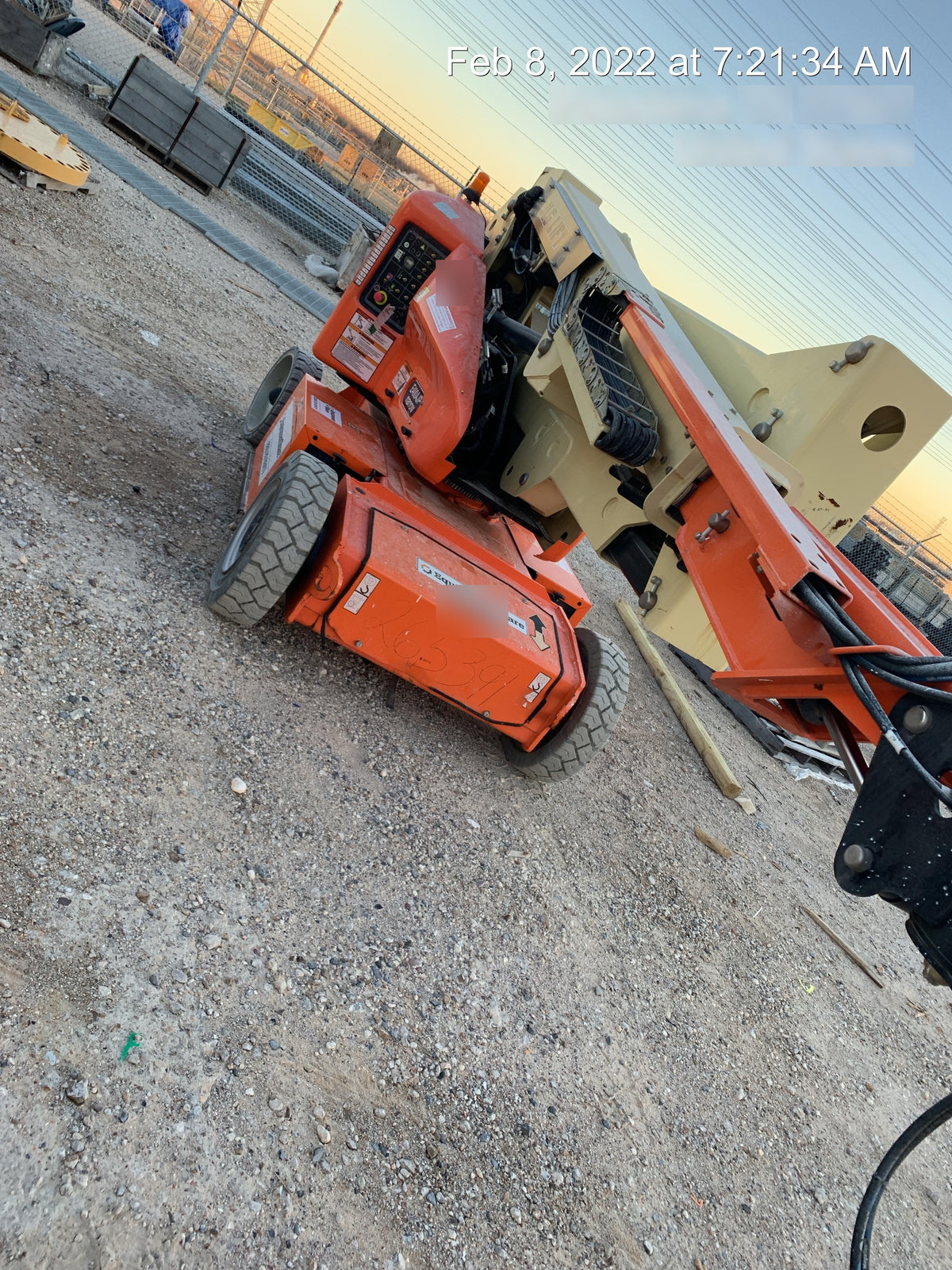 2019 JLG E400AJP