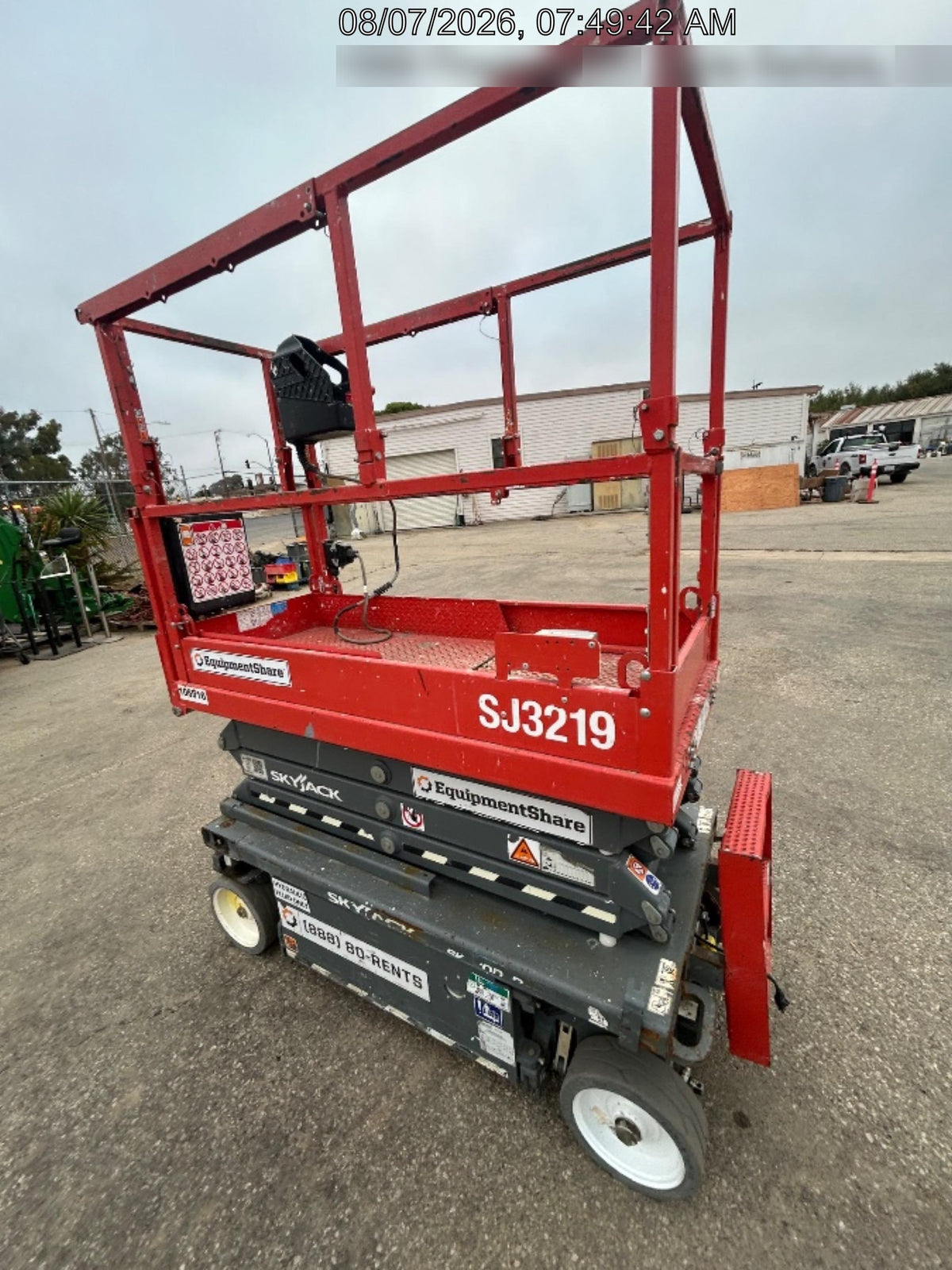 2020 Skyjack SJIII-3219 Solid NM Tires, Half height spring hinged entry gate, Dual Beacons, 800W Inverter