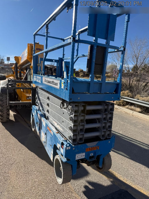 2020 Genie GS-3232 Standard, Folding half height swing gate