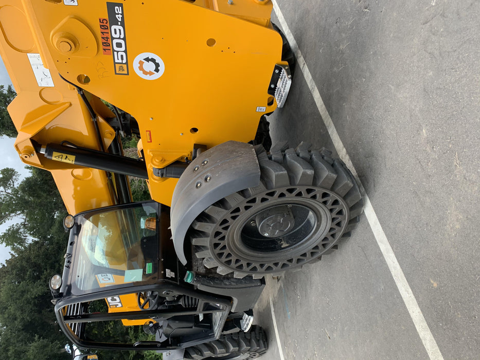 2020 JCB 509-42 Canopy, Solid Tires, Work Lights, Beacon, Aux Hydraulics, Back up Alarm, Lifting Eye, ES Decals