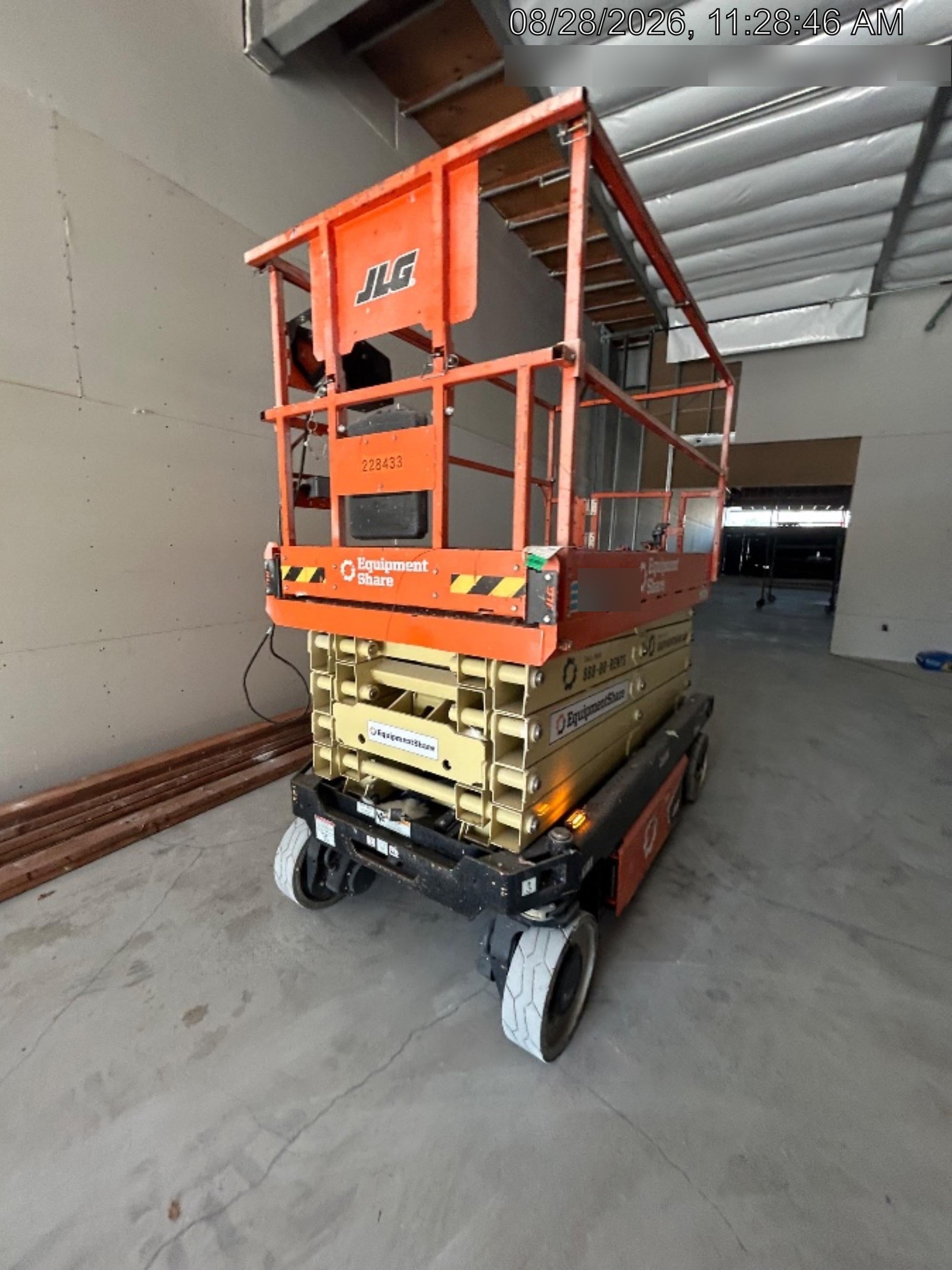 2022 JLG ES3246